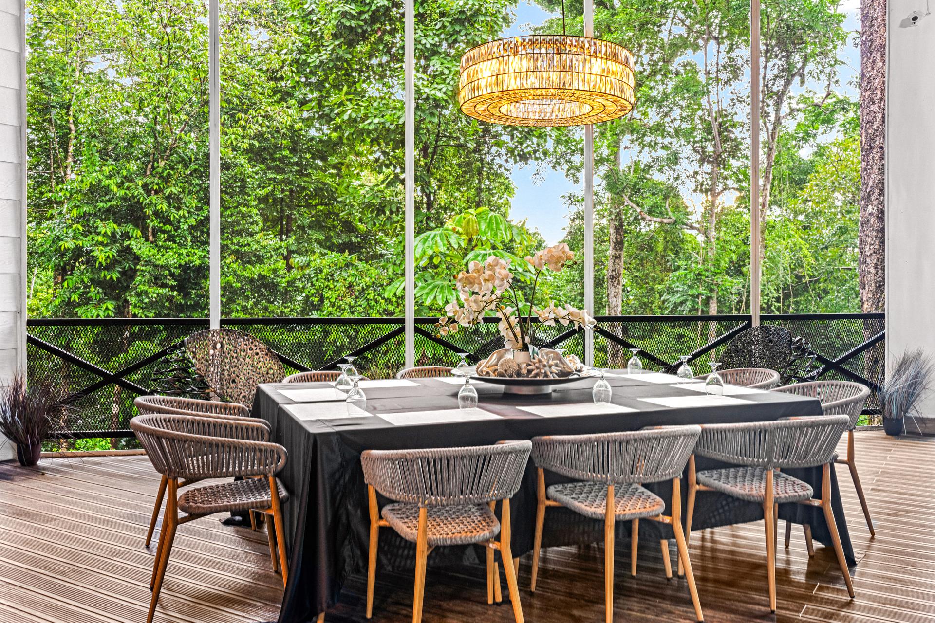 Elegant dining experience